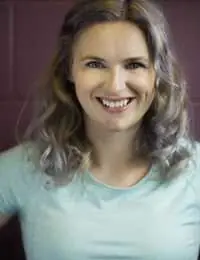 Hannah Davies headshot